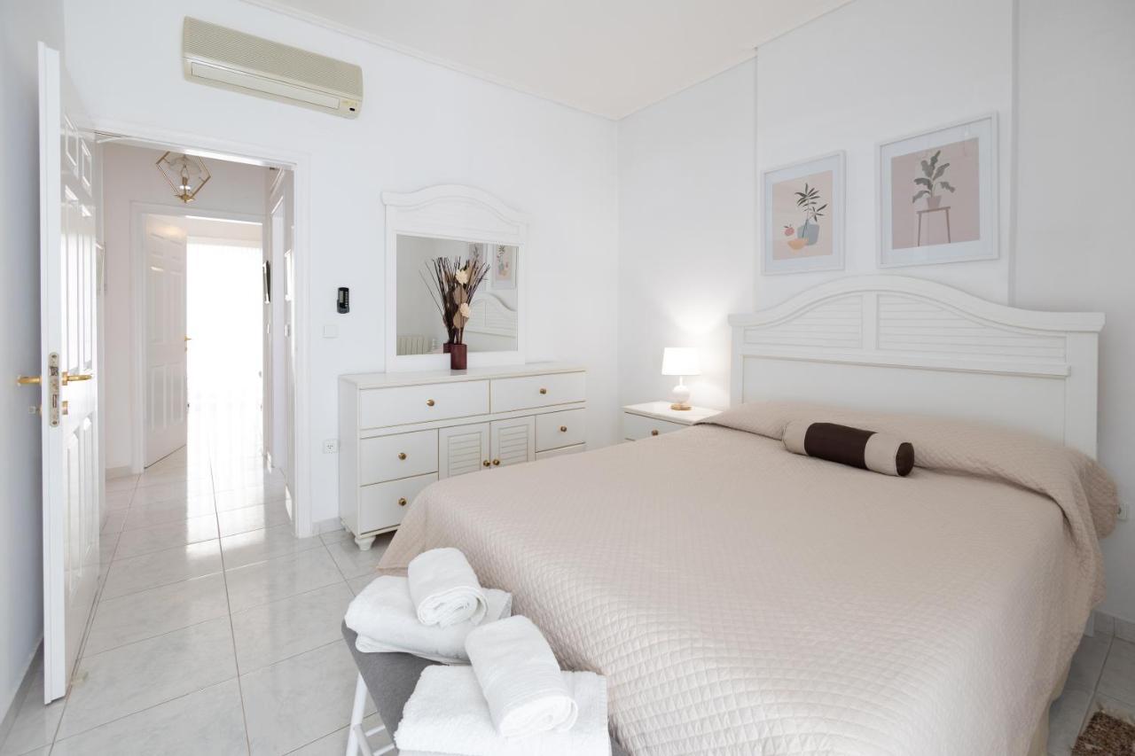 Seaside Penthouse In Kalamata Exterior photo
